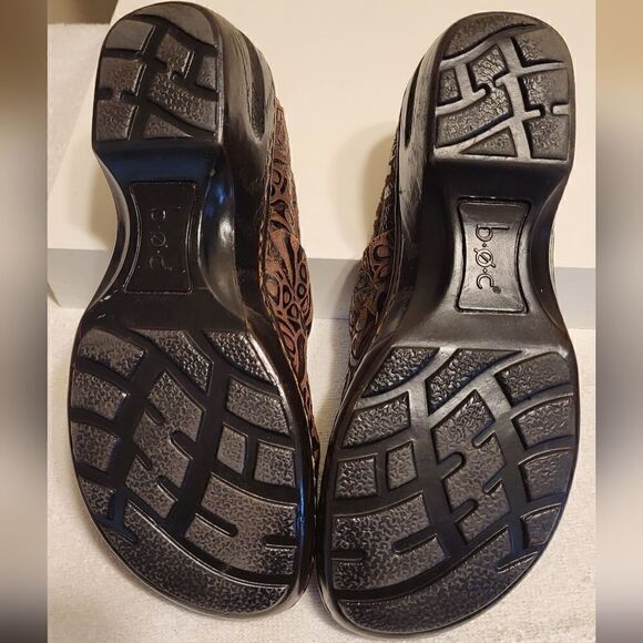 Born Concept BOC Brown Floral/Paisley Embossed Leather Closed Back Clogs Sz.7/38 - Picture 8 of 8